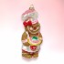 Fille Gingerbread (Pain D'épices) avec un Gâteau