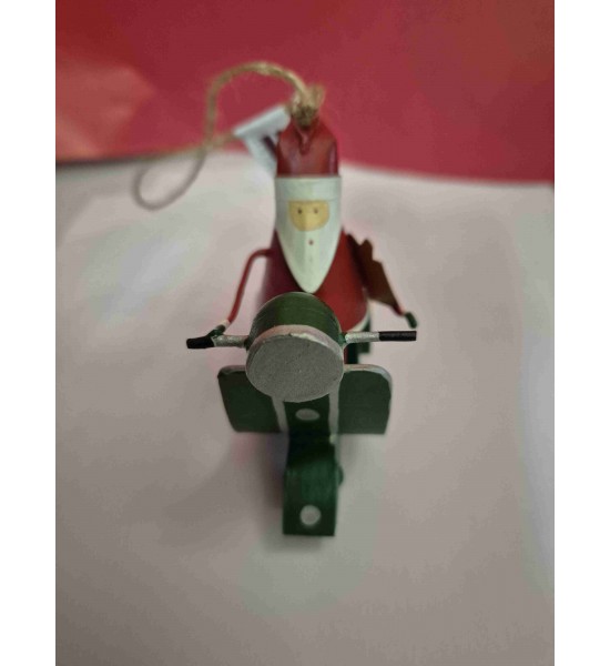 Père Noël en Vespa