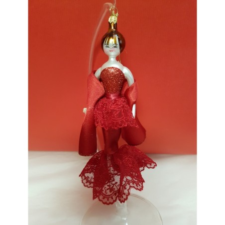Femme en Robe Rouge