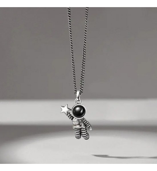 Collier Astronaute