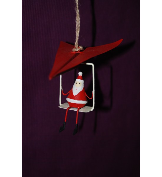 Père noël en aile volante