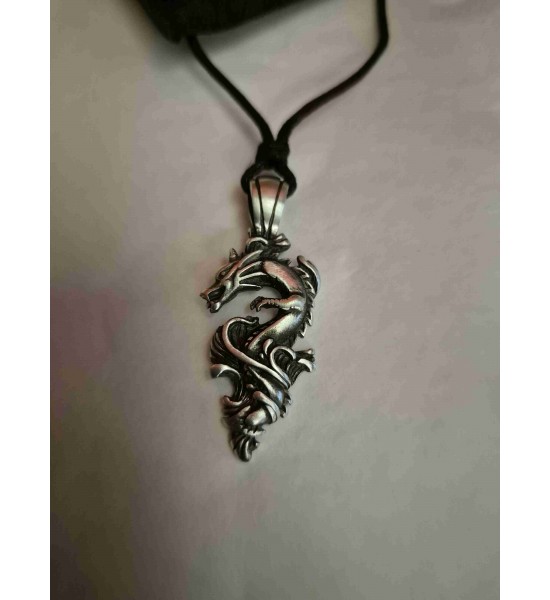 Collier Dragon en Etain